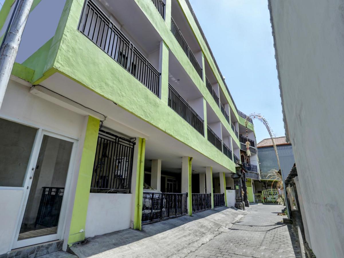 Oyo 3950 The Ratna Hotel Kuta Lombok Esterno foto