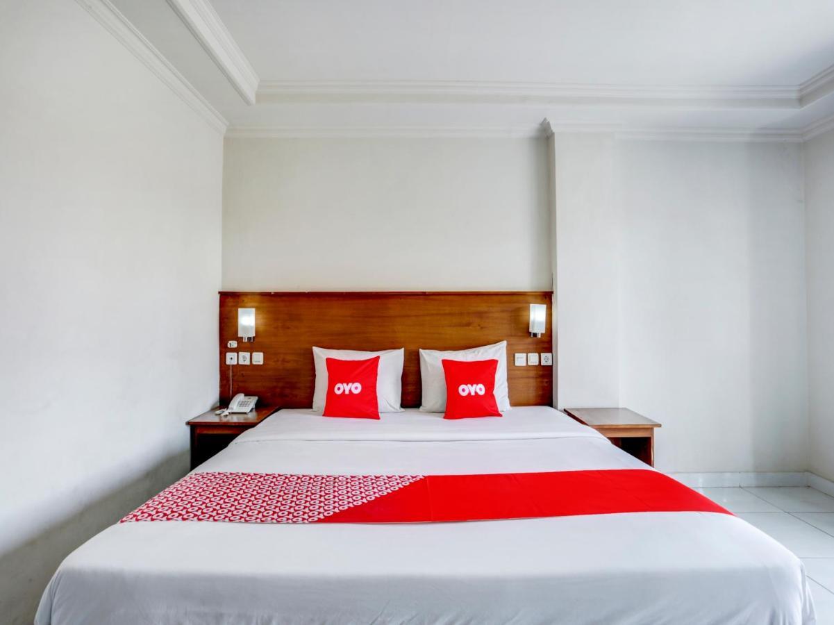 Oyo 3950 The Ratna Hotel Kuta Lombok Esterno foto