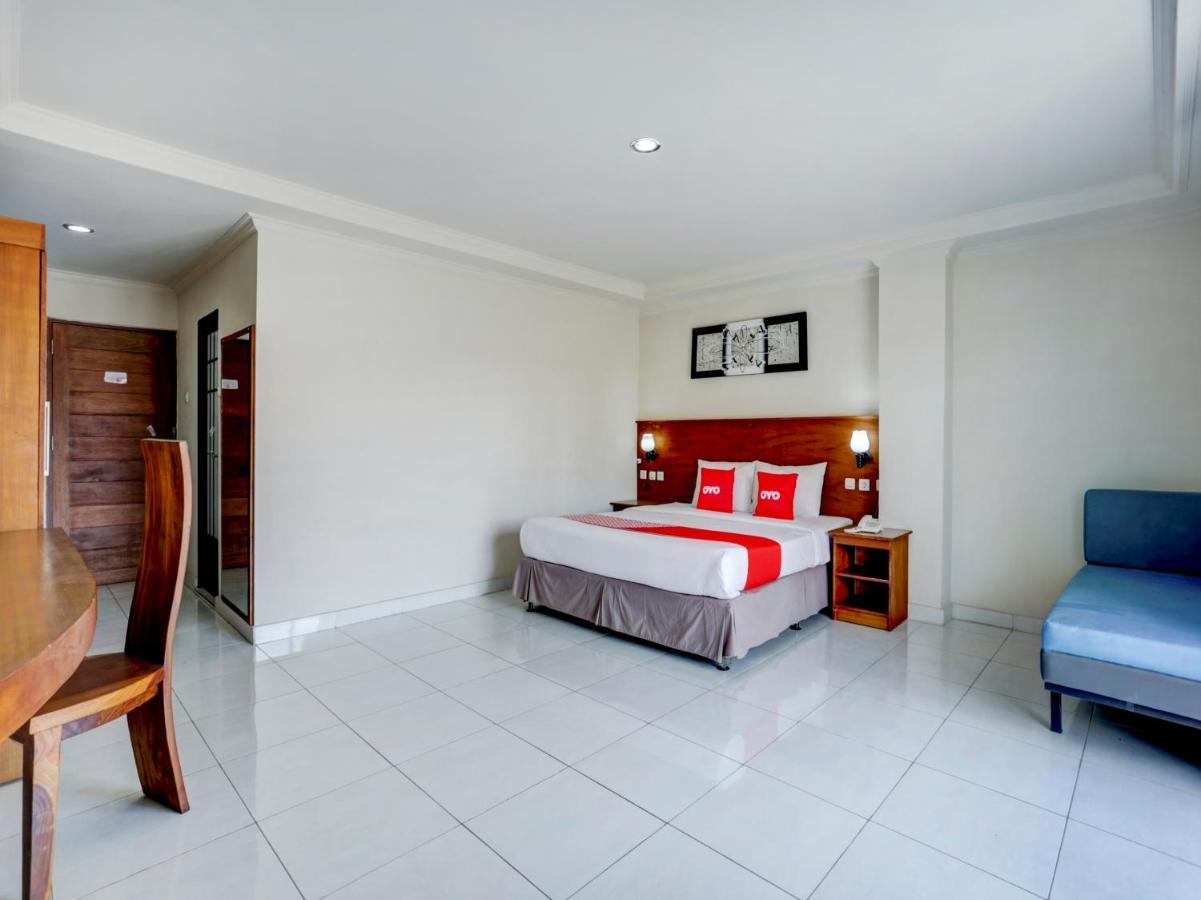 Oyo 3950 The Ratna Hotel Kuta Lombok Esterno foto