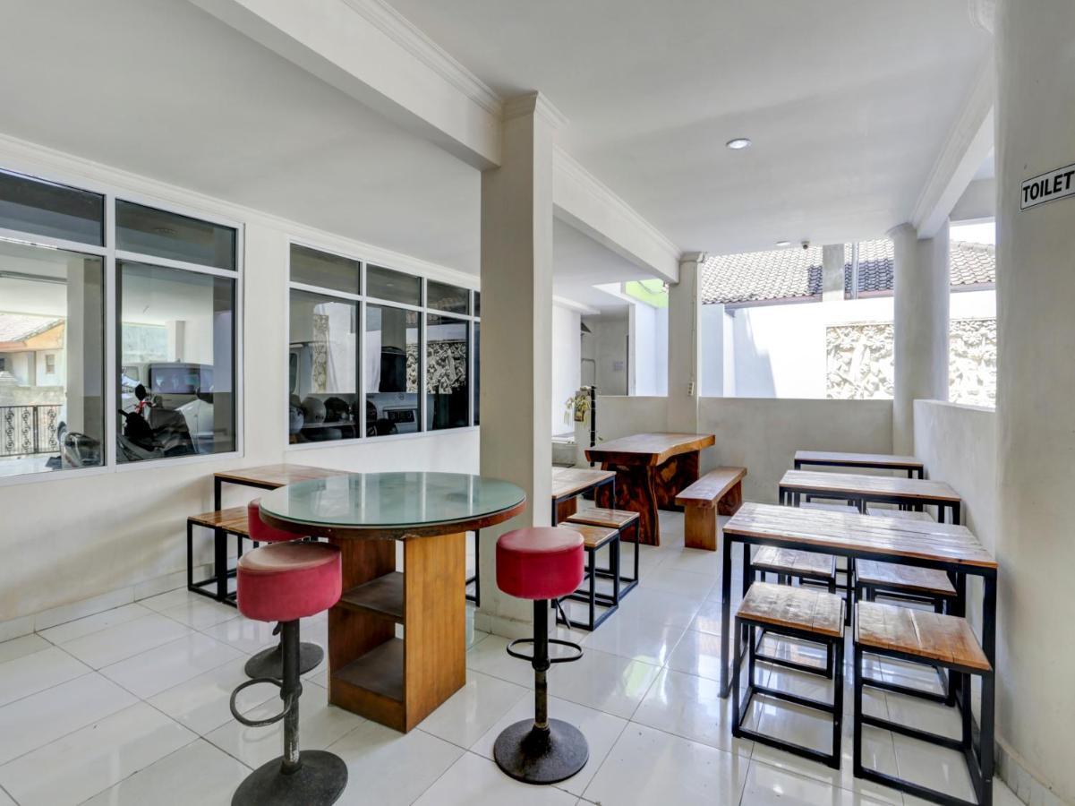 Oyo 3950 The Ratna Hotel Kuta Lombok Esterno foto