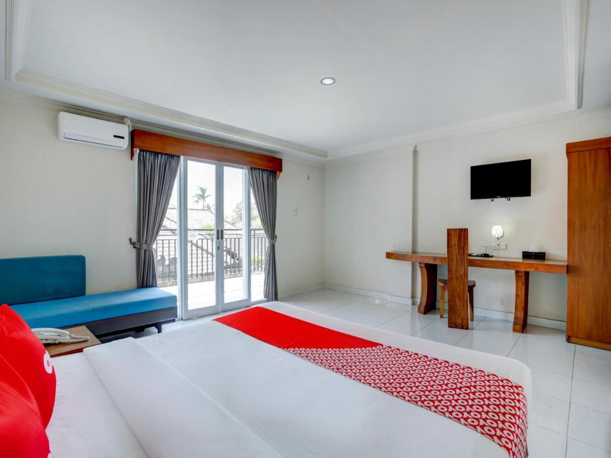 Oyo 3950 The Ratna Hotel Kuta Lombok Esterno foto
